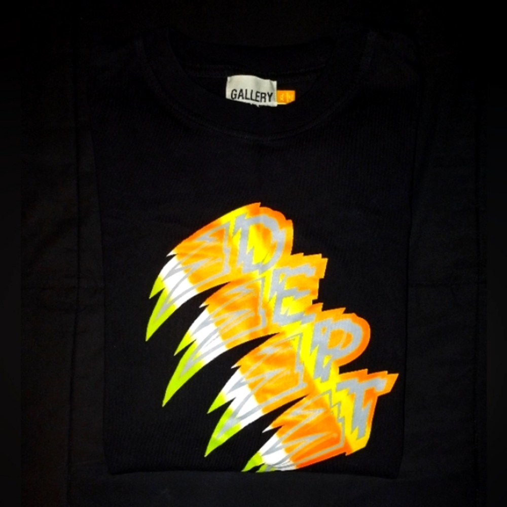 Gallery Dept. Black Short Sleeve Shirt “DEPT” Lettering In Flames Men’s XL